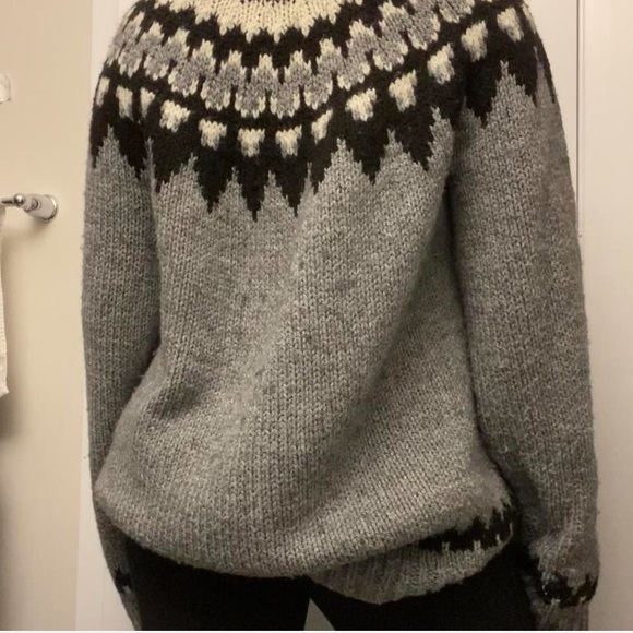 HANDMADE ICELANDIC CREWNECK SWEATER - Picture 7 of 7